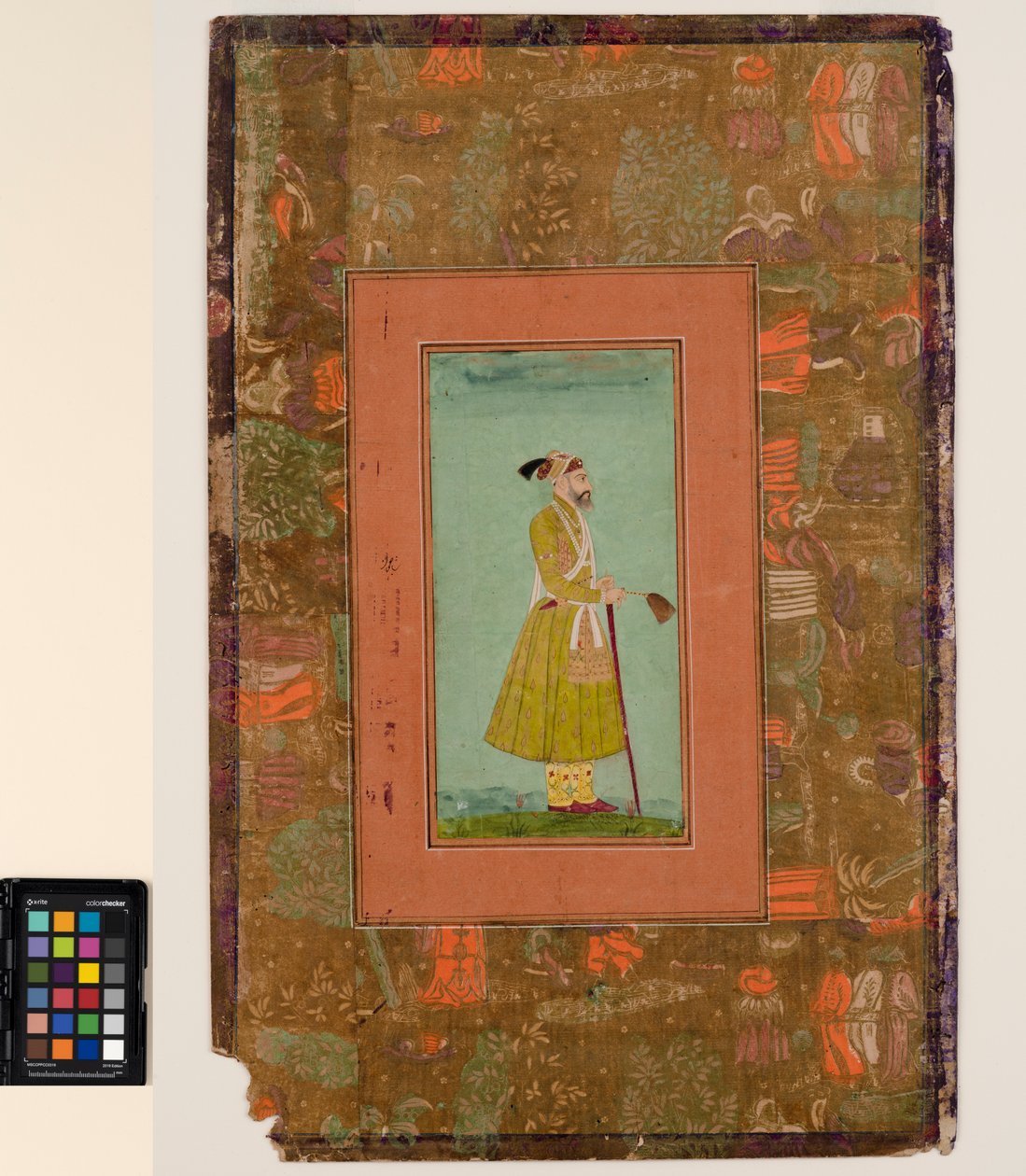 Bir sinek çırpıcı tutan Aurangzeb, c.1680 (kağıt üzerine opak sulu boya ve altın, bir albüm sayfasına monte edilmiş) by Indian School