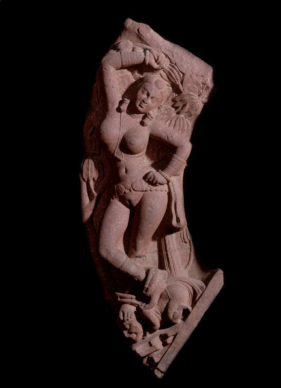 Cüceye binen kız (kırmızı kumtaşı heykeli, Kuşan İmparatorluğu) by Indian School