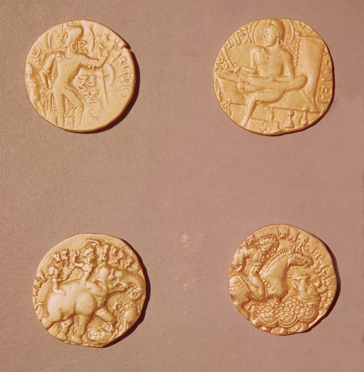 Samudragupta (335-375) ve Kumargupta I (415-454) Dinarları (altın) by Indian School