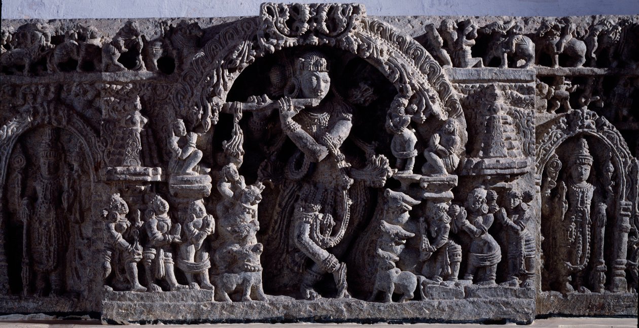 Hinduizm: “” Krishna veya Venugopala, flüt ineklerinin efendisi””” Siyah taş heykel, orta kısım (Krishna as Venugopala) 12. yüzyıl (12. yüzyıl) Halebidu, Mysore - Kalküta, Hint müzesi by Indian School