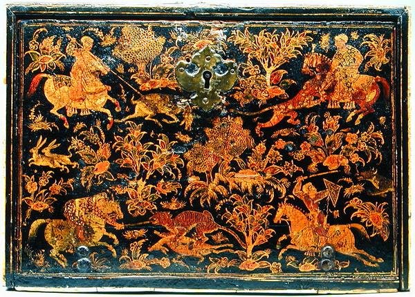 Soyluların avcılığını betimleyen bir yazı dolabının yan tarafı, 17. yüzyıl (vernikli ahşap) by Indian School
