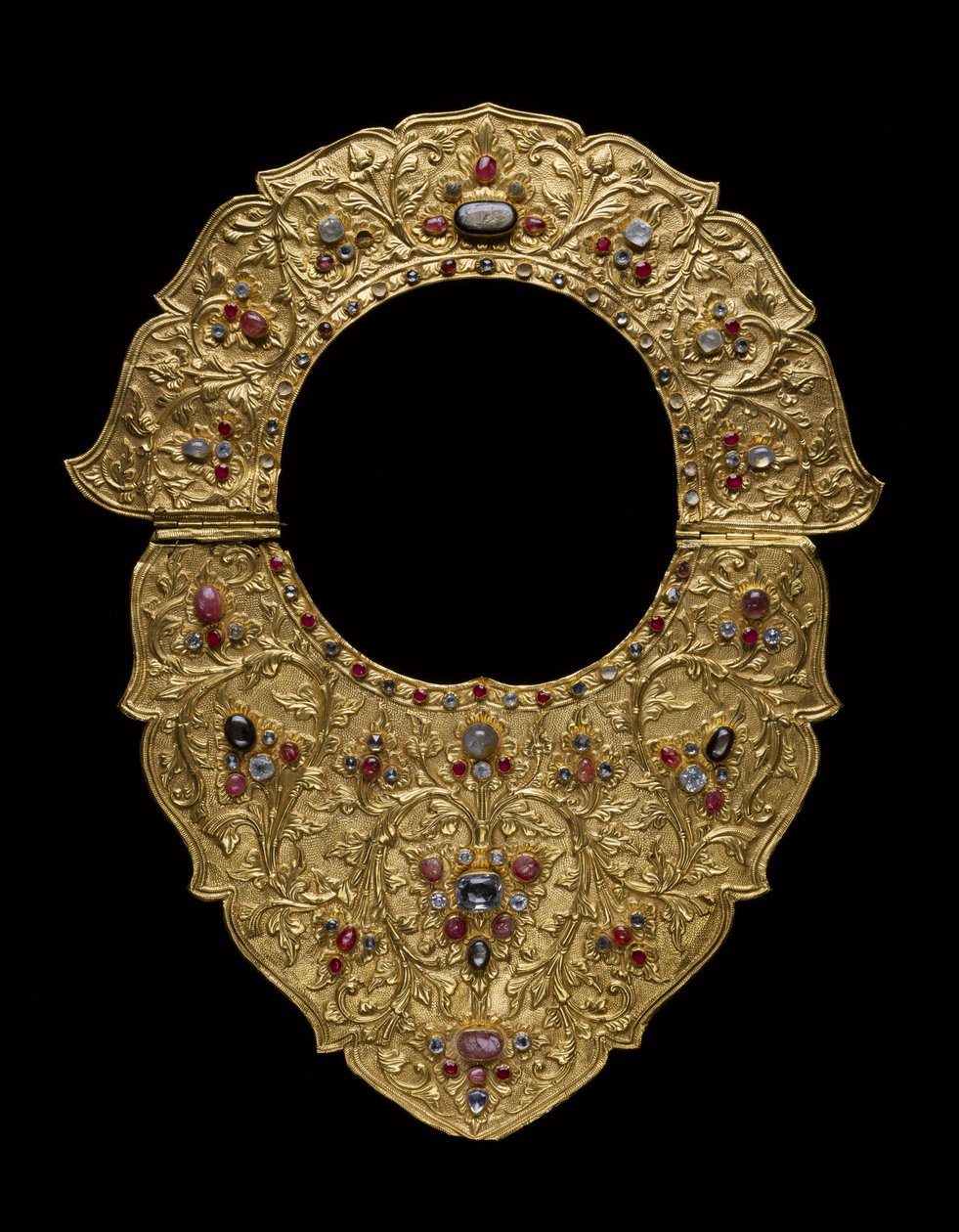 Kolye, Buleleng Regency, Bali, 1890 dolayları (altın, yakut, safir ve elmas) by Indonesian School