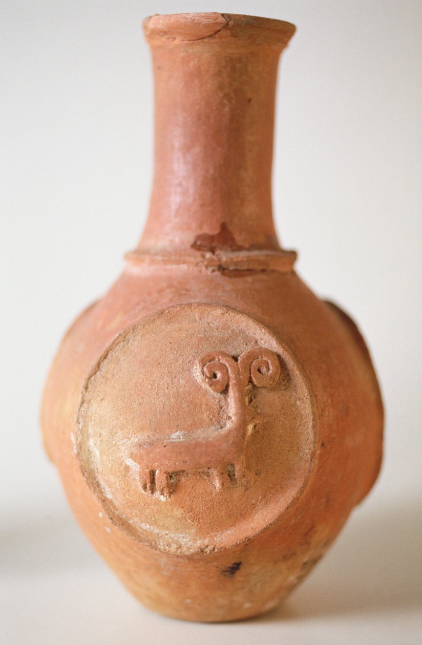 Koç kabartmalı çömlek, Siyah-kuh, İran, MS 700 (kil) by Iranian School