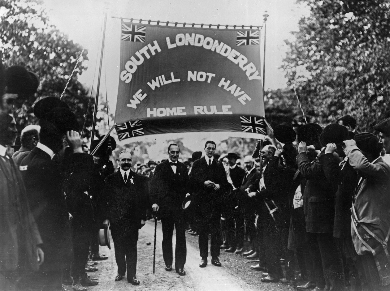 Bir Güney Londonderry Sendikacı yürüyüşünde Sir Edward Carson by Irish Photographer