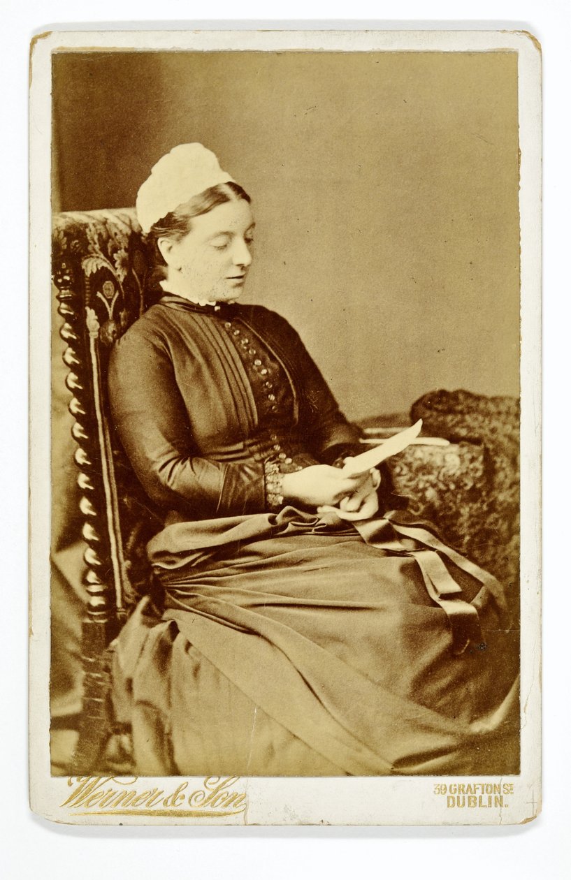 Bayan Pringle, Başhemşire, St. Thomass Hastanesi by Irish Photographer
