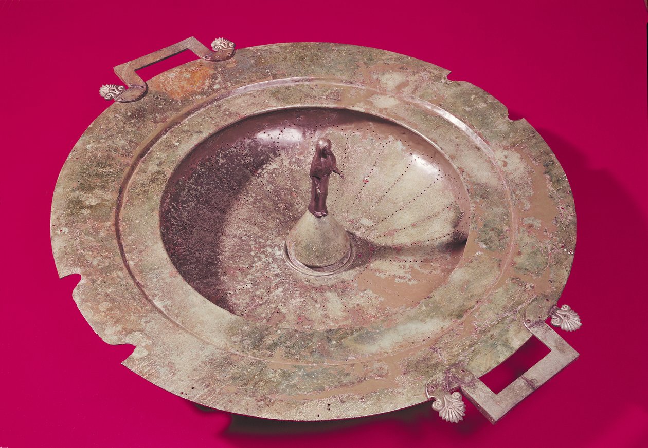 Vix Prensesi Mezarından bir krater kapağı (bronz) by Iron Age