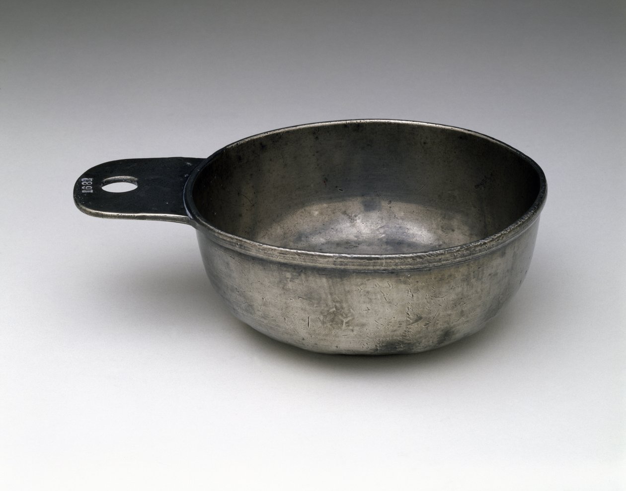 Porringer, c. 1770-1807 (kalay) by Isaac (attr.to) Jackson