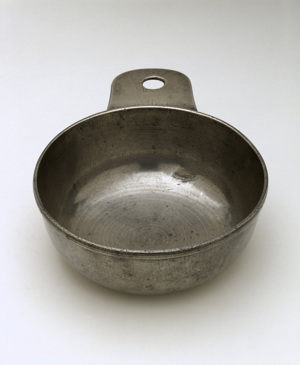 Porringer, c. 1770-1807 (kalay) by Isaac (attr.to) Jackson
