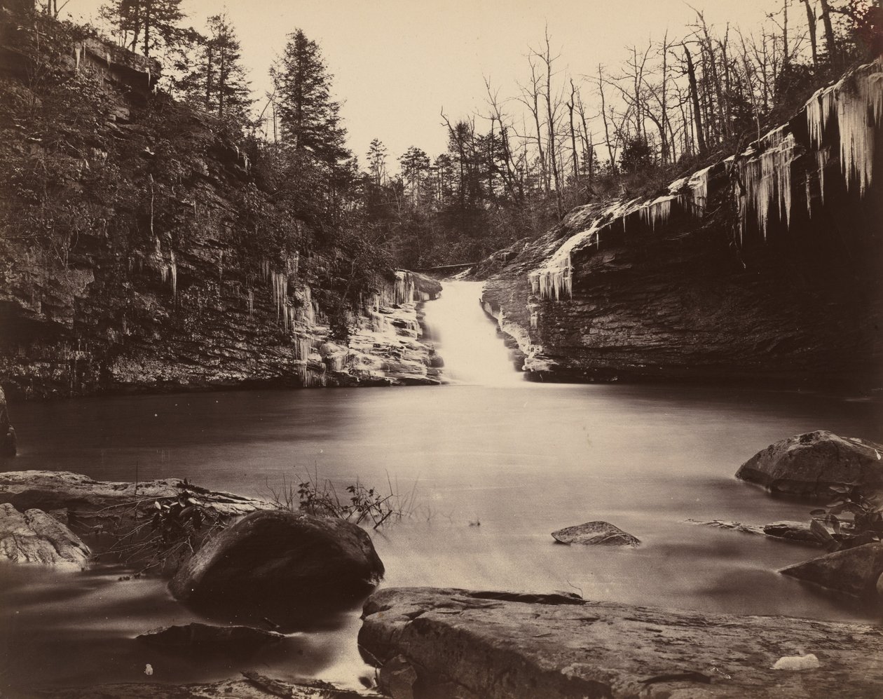 Lula Gölü, Yukarı Şelaleler, Gözcü Dağı, Georgia, 1864-1865. by Isaac H. Bonsall