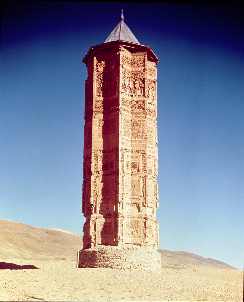 III. Meşud Minaresi (1089-1115) by Islamic School