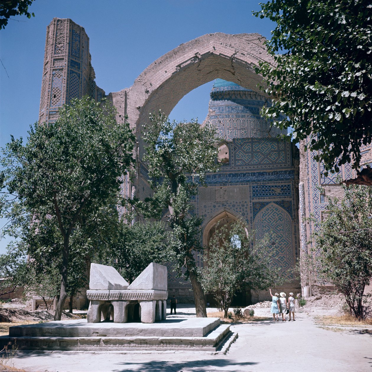 Avludan görünüm, 1399-1404 by Islamic School