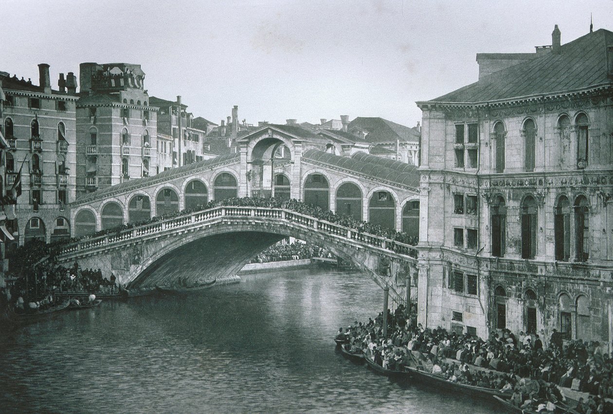Rialto Köprüsü