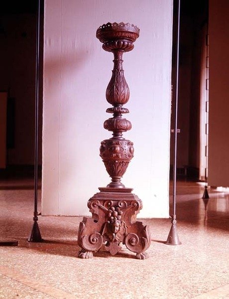 Torchere, bir çift (fındık ağacı) by Italian School