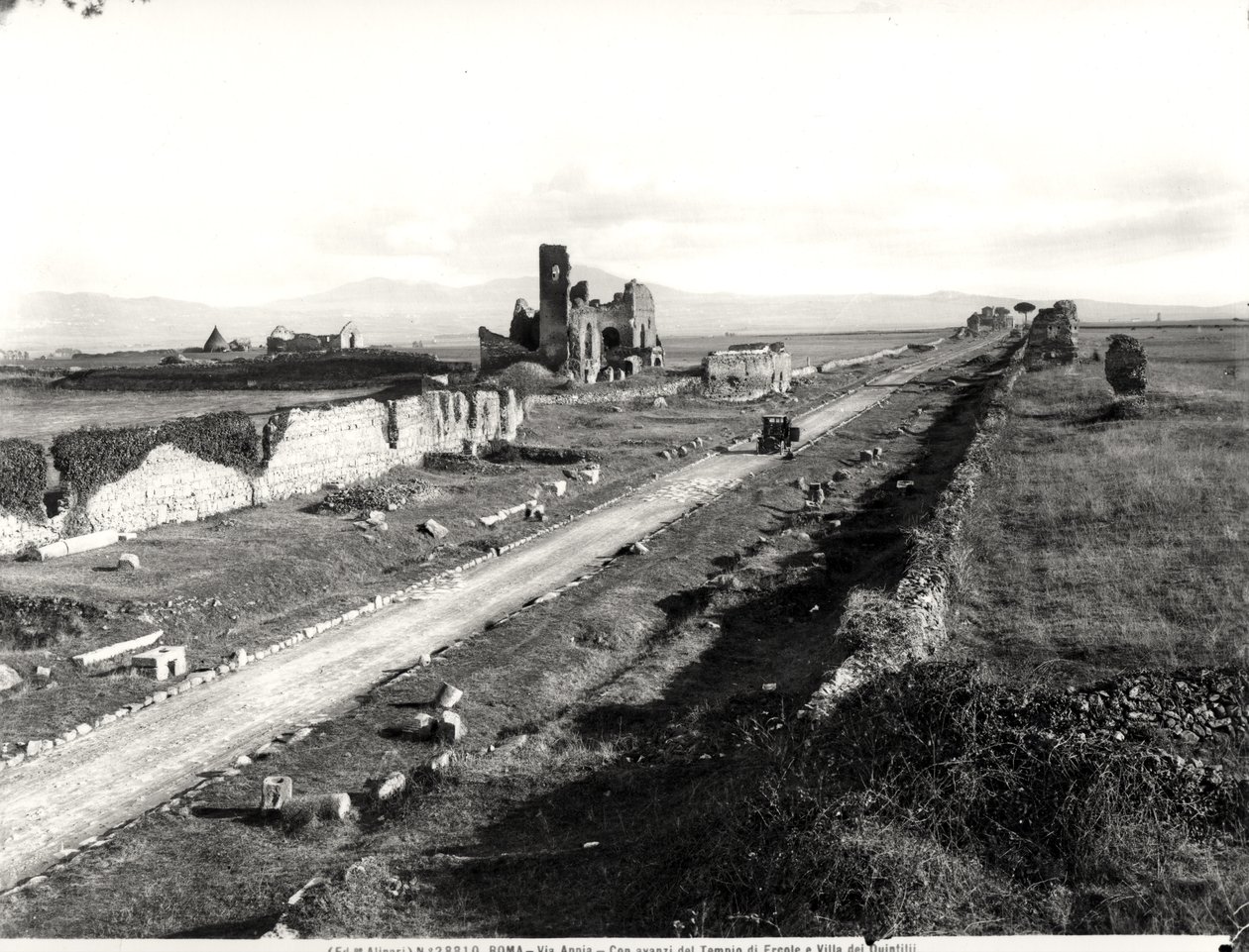 Yıkık Herkül Tapınağı ve Villa dei Quintili ile Via Appia