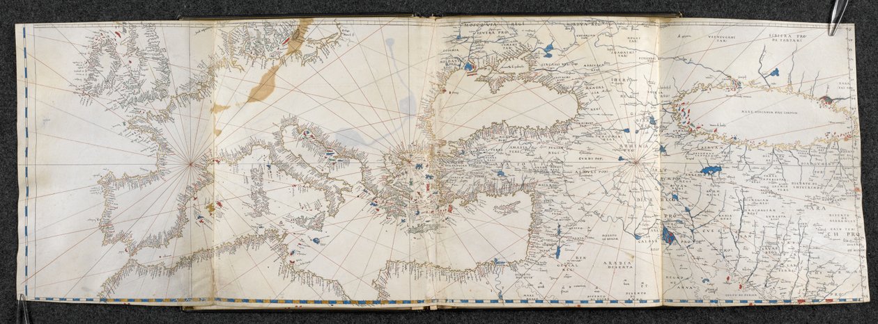 Ekle. 21592, f.1r Avrupa ve Asya Haritası. Portolano, yirmi bir haritada, her iki yarım küredeki ülkelerin (parşömen) by Italian School