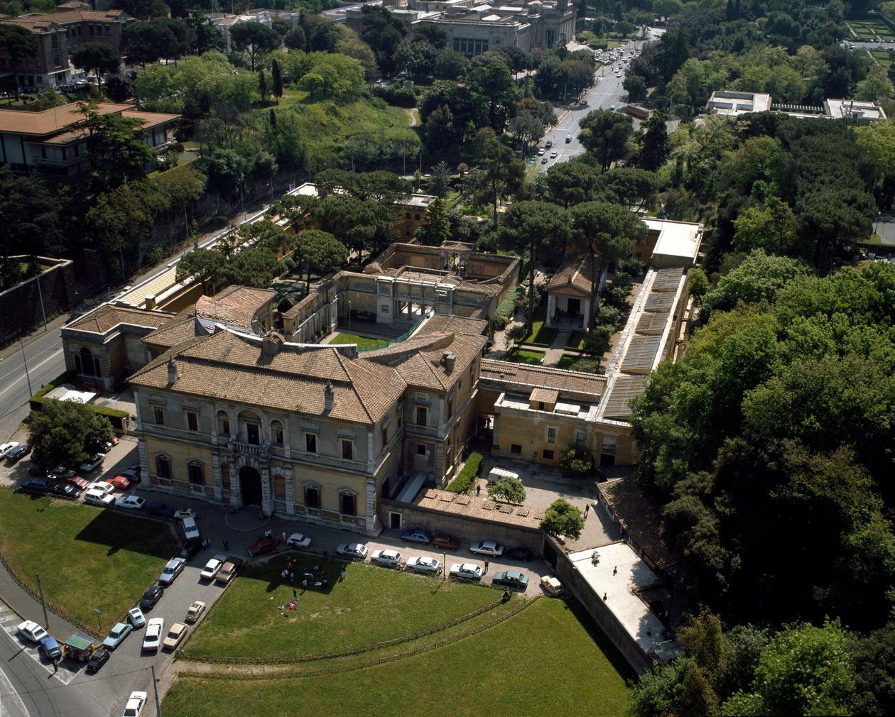 Roma, İtalya'daki Villa Giulia'nın havadan görünümü by Italian School