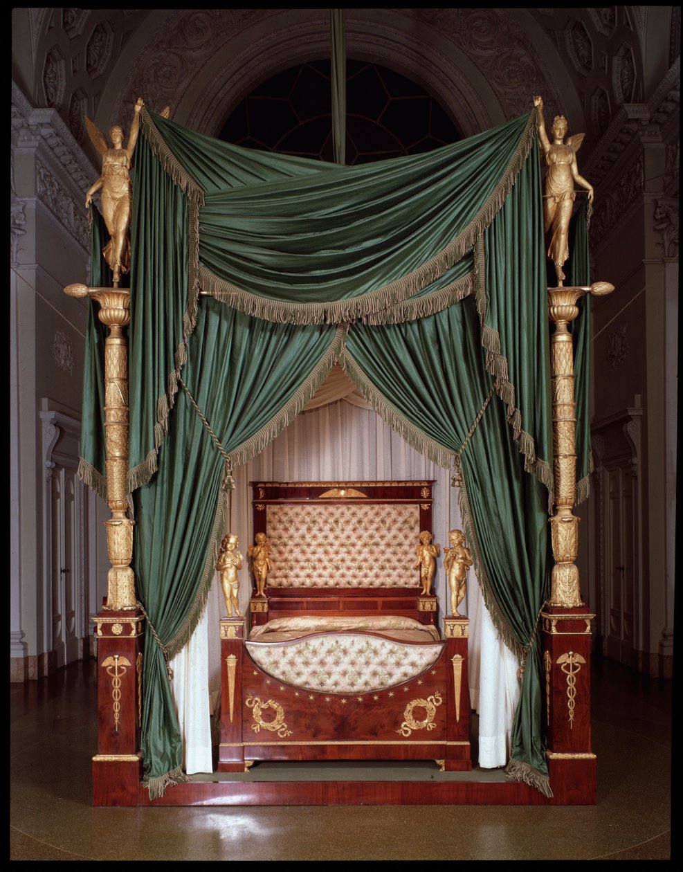 Bed of Carlo Ludovico di Borbone (Parma'dan Charles II) Lucca bölgesinde gerçekleştiriliyor - Bed of Carlo II di Parma (Bourbon-Parma'dan Charles II) (1799-1883) Lucca'dan üretiliyor - Floransa, Palazzo Pitti by Italian School