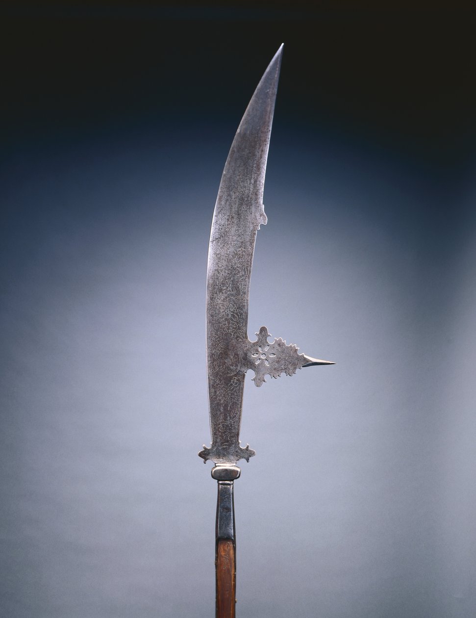 Glaive, Venedik, c.1600-20 (çelik ve ahşap) by Italian School