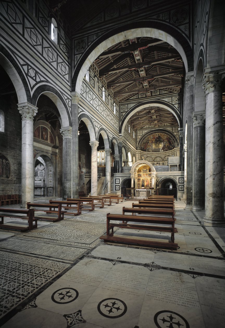 Kilisenin iç görünümü by Italian School