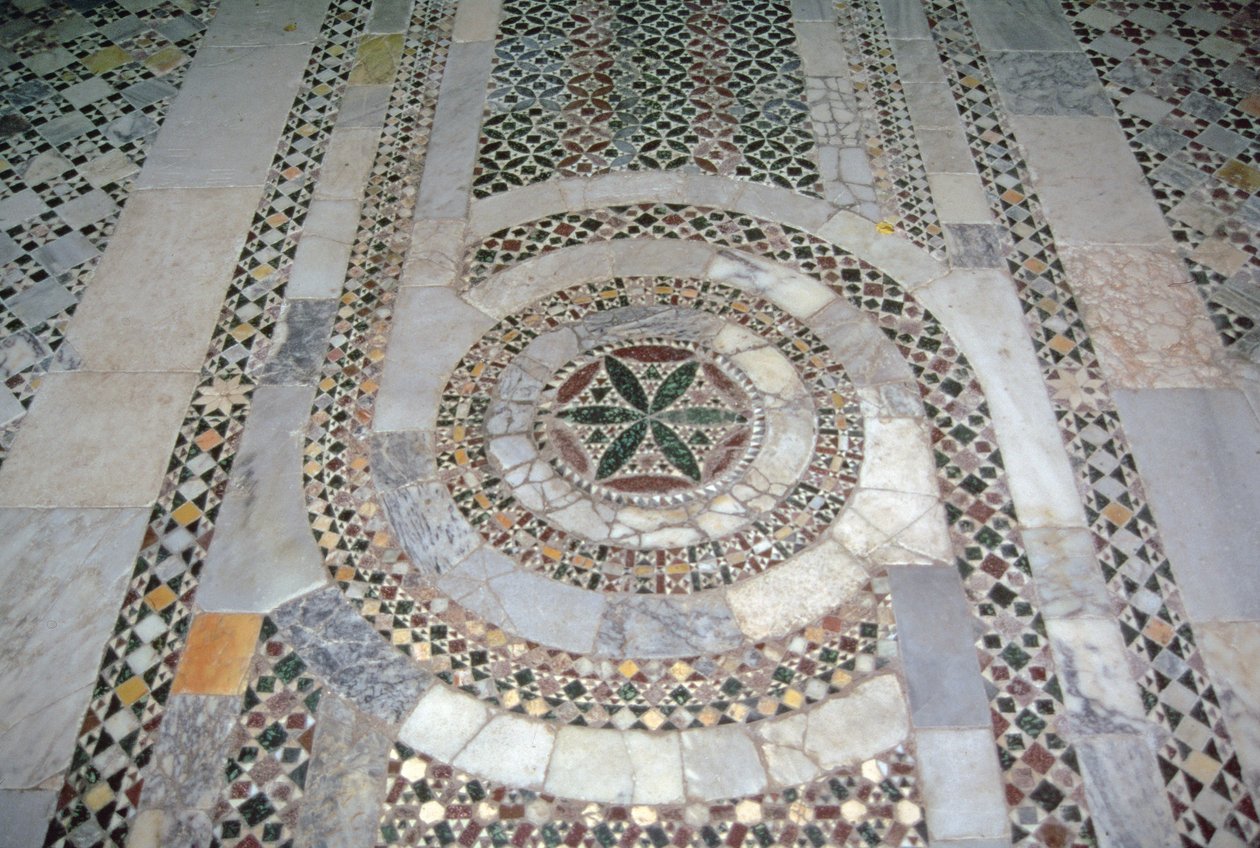 Kozmatik kaldırımın görünümü, 12. yüzyıl by Italian School