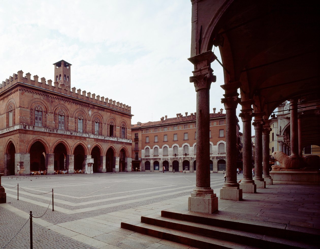 Ana meydanın görünümü (Piazza del Comune) by Italian School