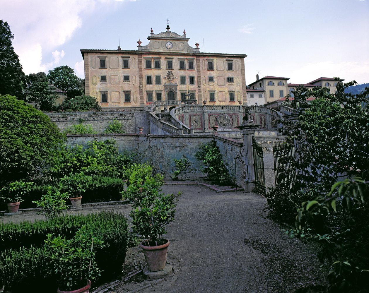 Celle Villası by Italian School