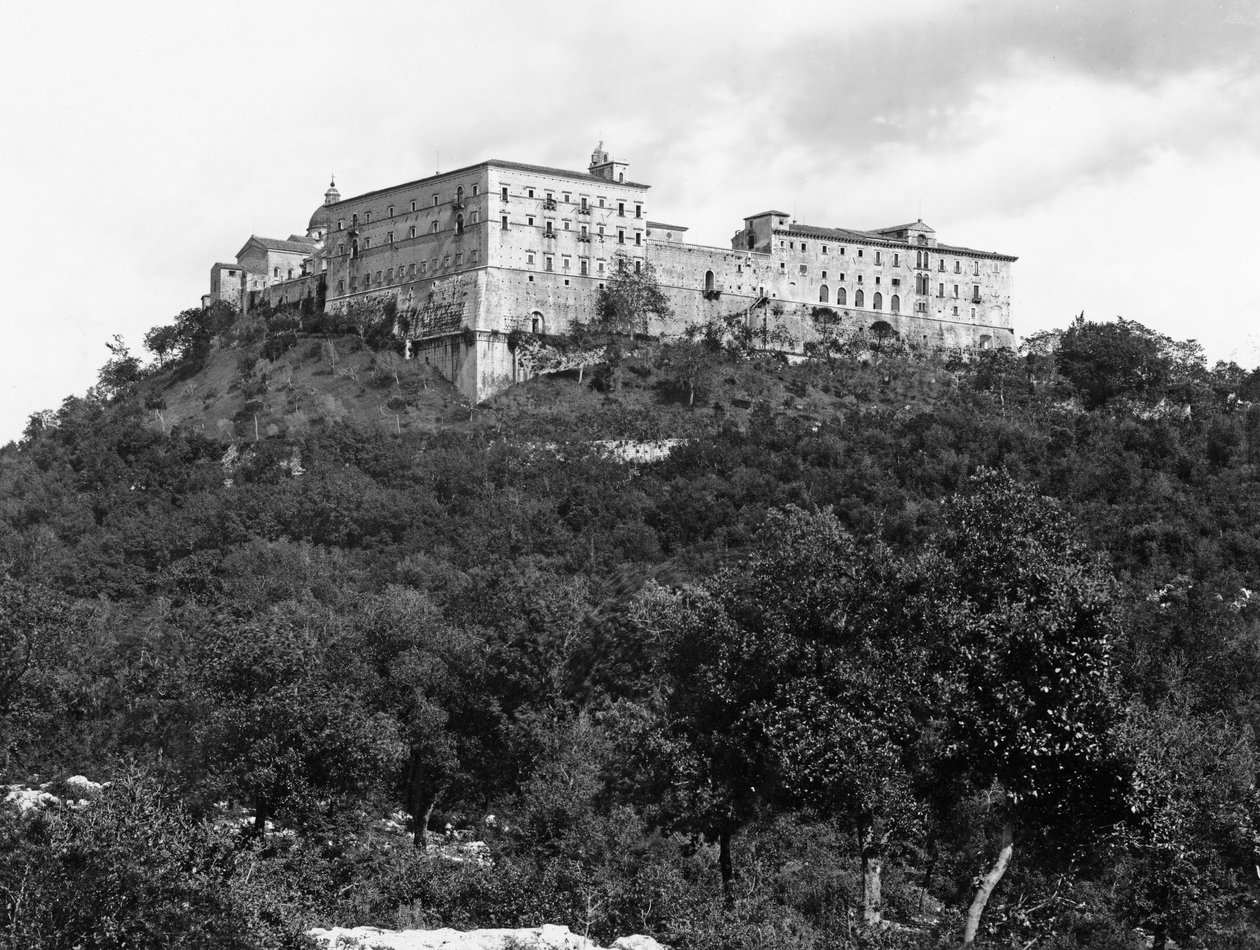 Manastır Tepesi