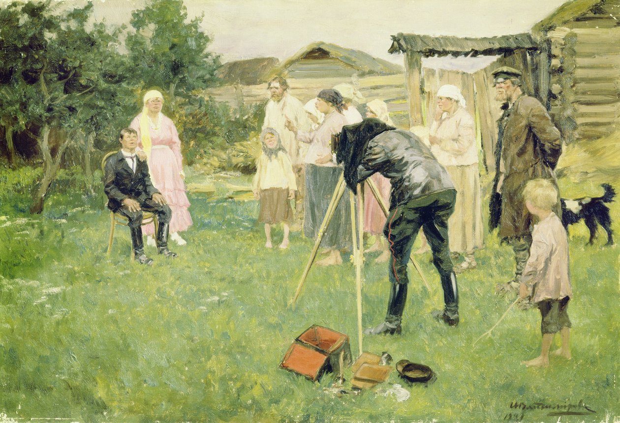 Bir köyde fotoğrafçı by Ivan Alexeyevich Vladimirov