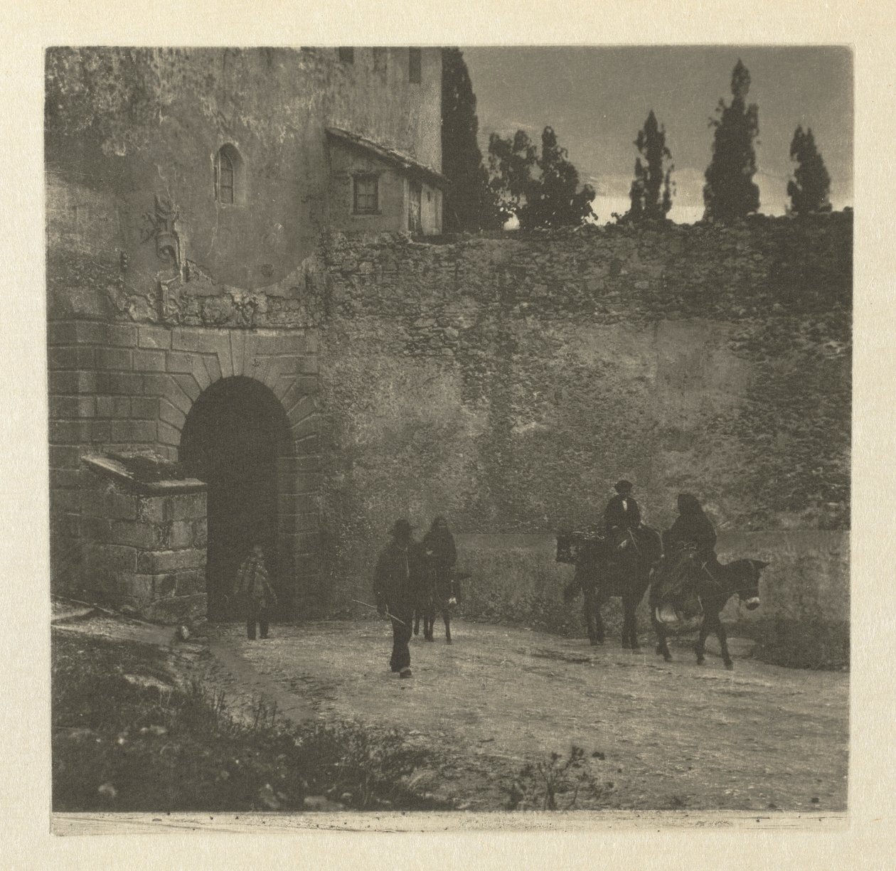 Kamera Çalışması: Bir Ağ Geçidi - Segovia by J. Craig Annan