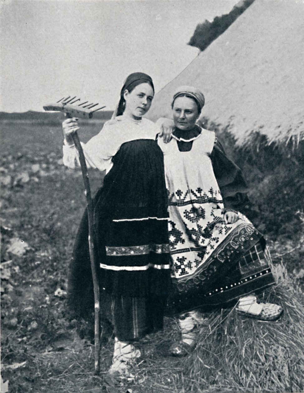 Ryazanlı iki kadın, Orta Rusya, 1912 by J. Daziaro