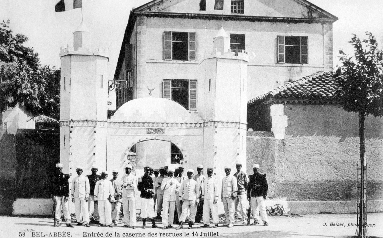 Asker kışlası, Fransız Yabancı Lejyonu, Sidi Bel Abbes, Cezayir, 14 Temmuz 1906 by J. Geiser