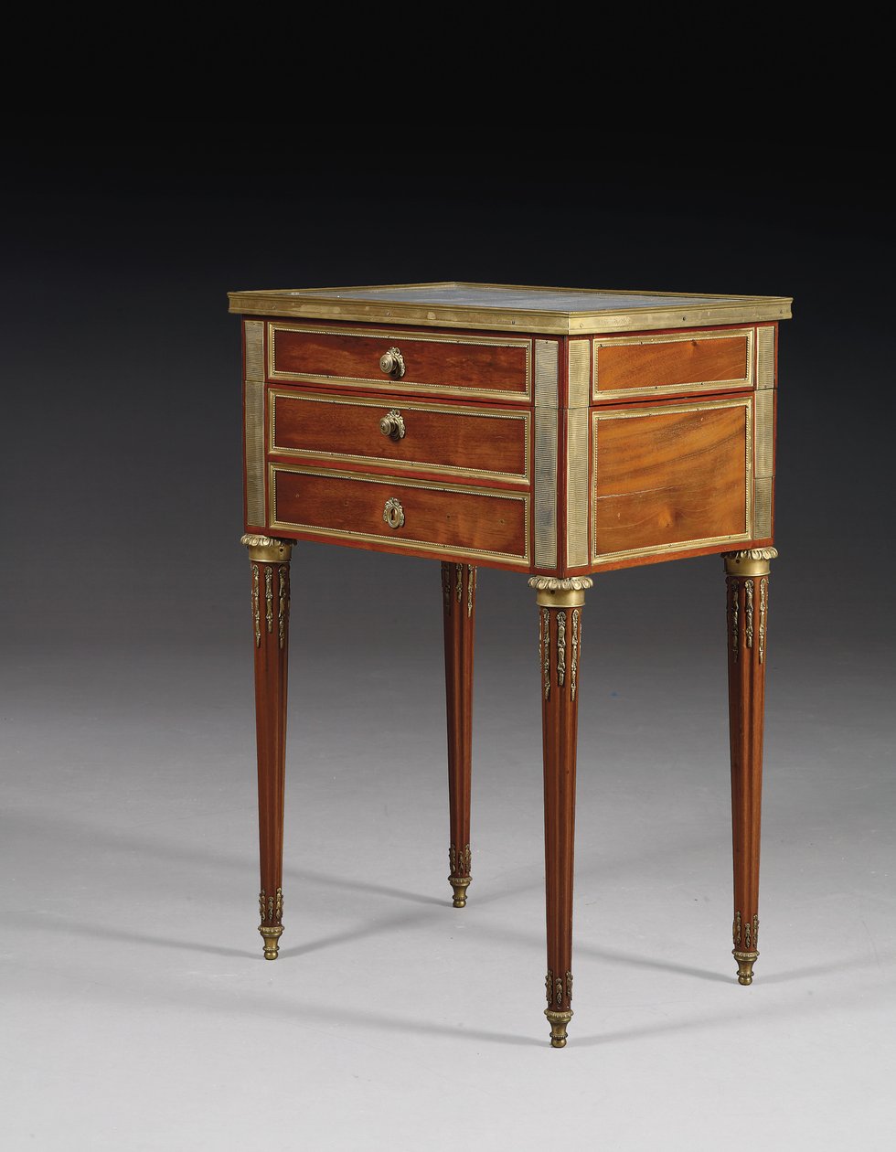 Louis XVI oyun masası (ormolu monte edilmiş maun) (ayrıca bkz. 714766) by Jacques Birckle