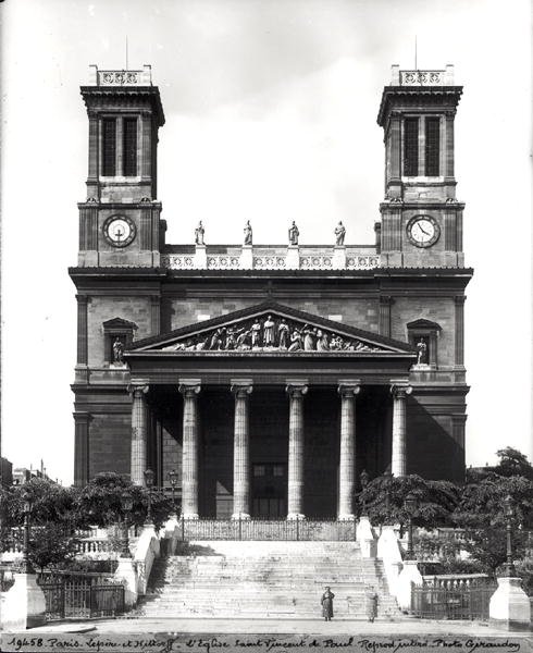 1824-44 yılları arasında inşa edilen St. Vincent de Paul Kilisesi
