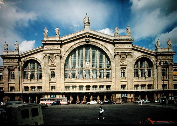 1861-63 yılları arasında inşa edilen Gare du Nord cephesinin görünümü by Jacques Ignace Hittorff