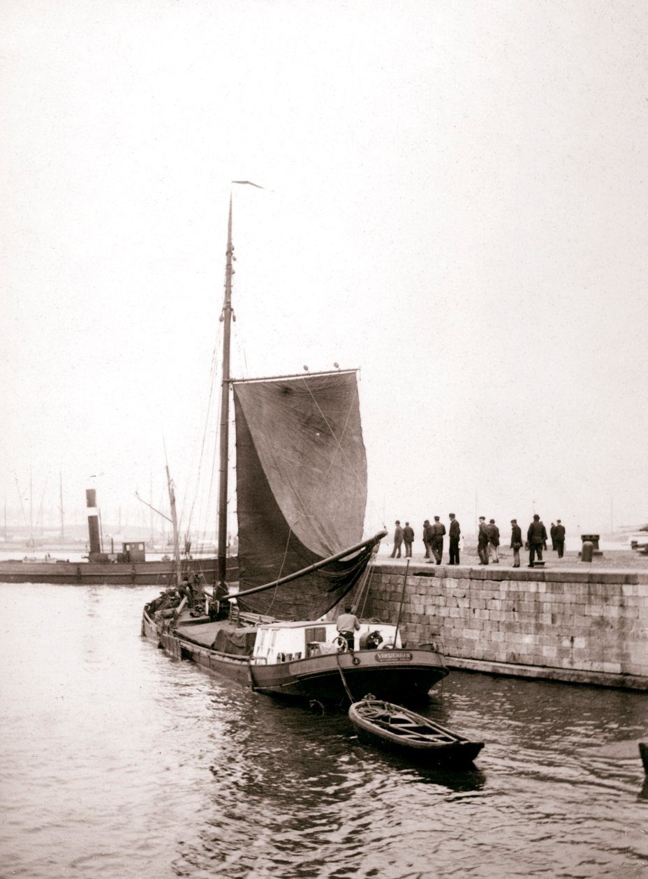 Kanal teknesi, Marken Adası, Hollanda, 1898. by James Batkin