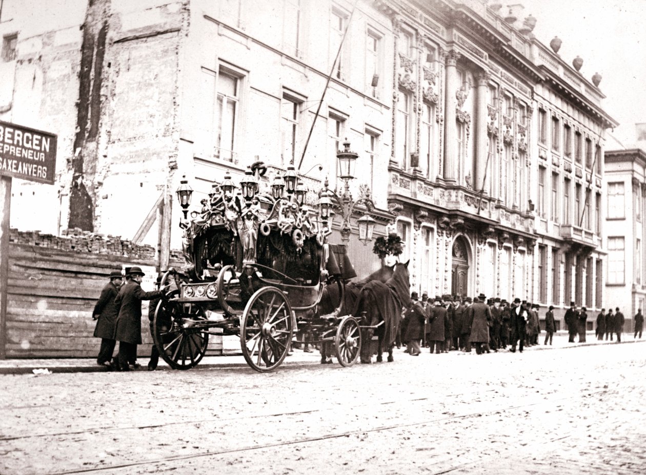 Atlı cenaze arabası, Anvers, 1898 by James Batkin
