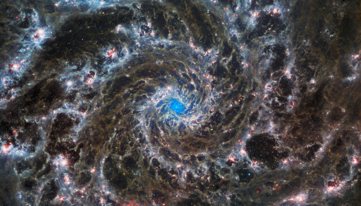 Hayalet Galaksinin Kalbi by James Webb Space Telescope (NASA)