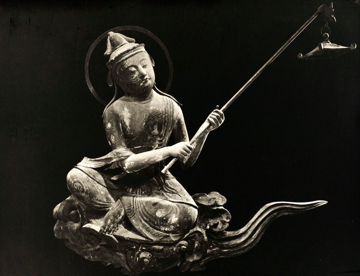 Bosatsu müzik aleti çalıyor, 11. yüzyıldan, Geç Heian Dönemi, Byodo-In, Kyoto, 1950 by Japanese Photographer