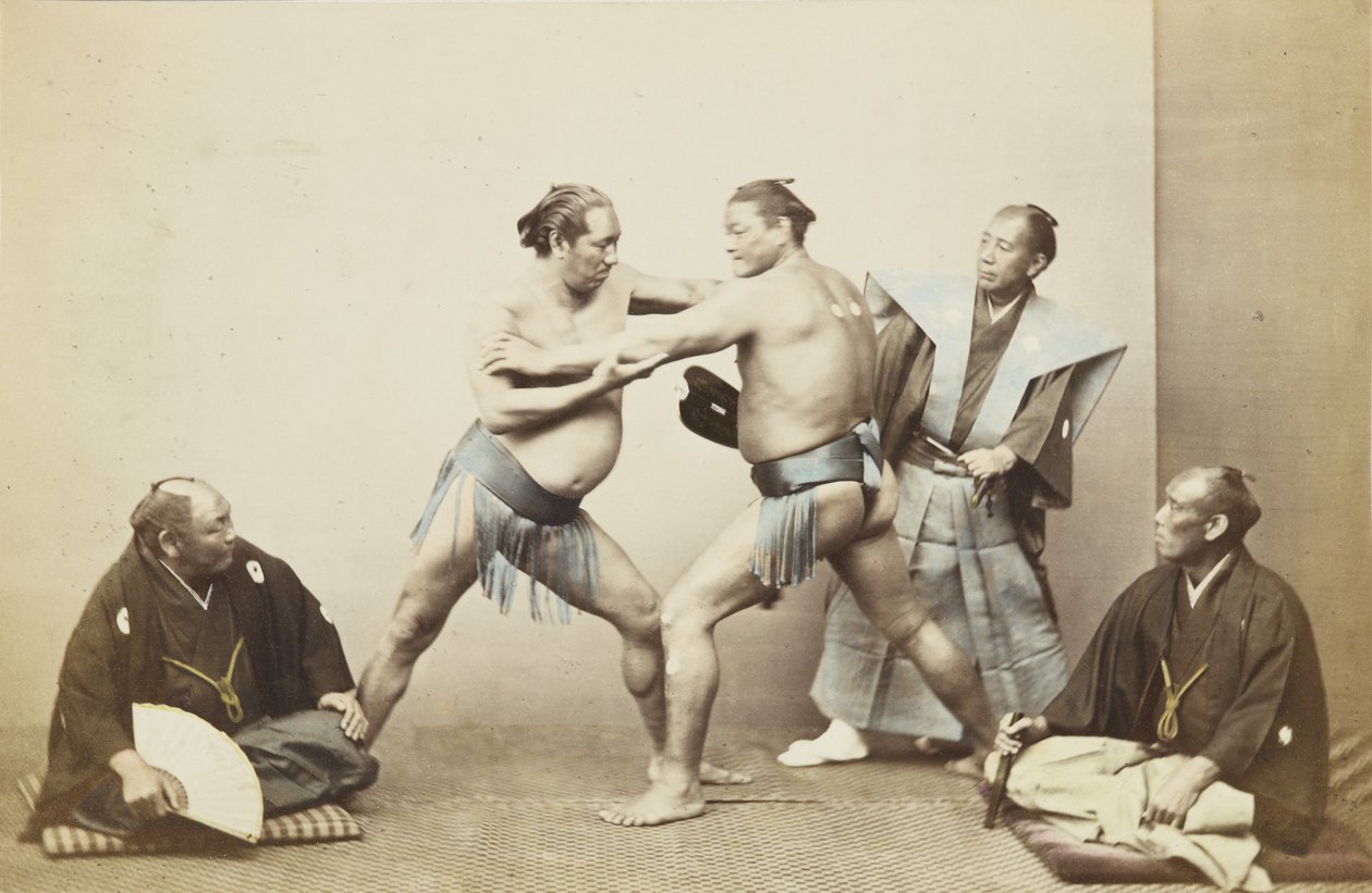 Sumo güreşçileri (el renginde bw fotoğrafı) by Japanese Photographer