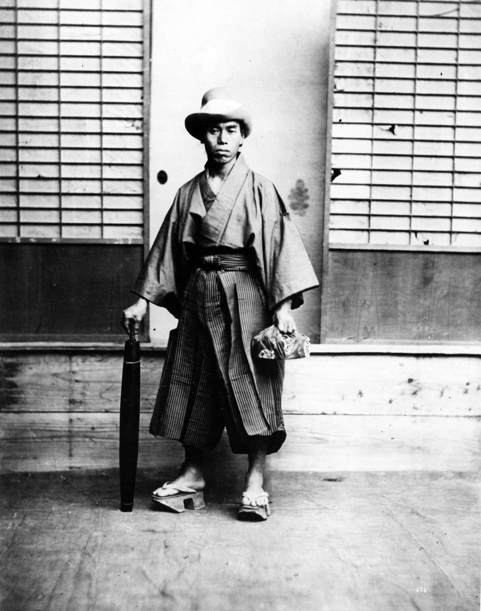 Avrupa Şapkalı Japon Adam, 1860-80 dolayları by Japanese Photographer