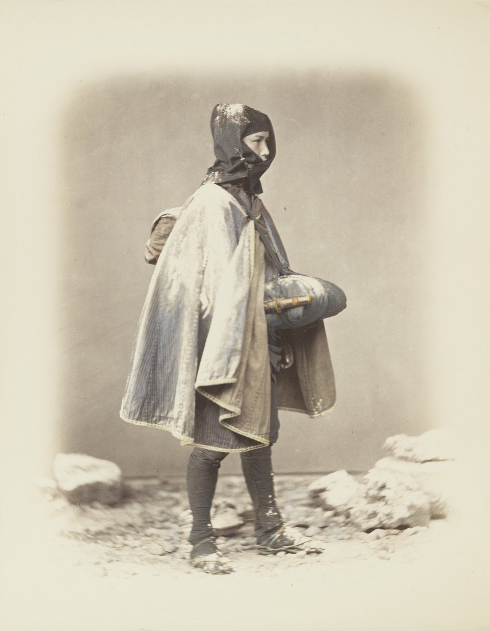 Karda Japon adam (el boyaması s/b fotoğraf) by Japanese Photographer
