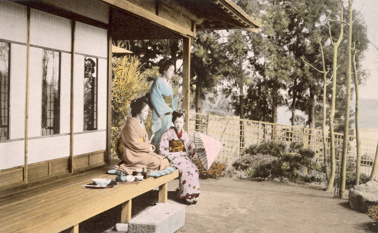 Evdeki Hanımlar (el renkli fotoğraf) by Japanese Photographer