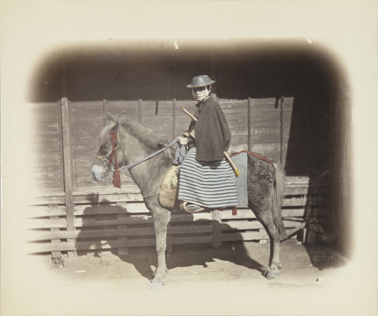 Atlı adam (el boyaması s/b fotoğraf) by Japanese Photographer