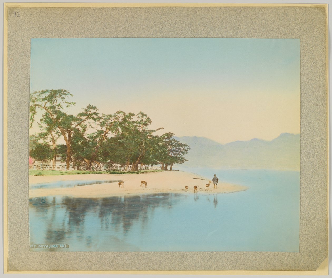 Miyajima, Japonya (el boyaması s/b fotoğraf) by Japanese Photographer