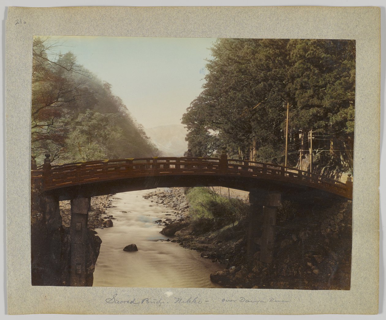 Daiya Nehri üzerindeki Kutsal Köprü, Nikko, Japonya (el boyaması s/b fotoğraf) by Japanese Photographer