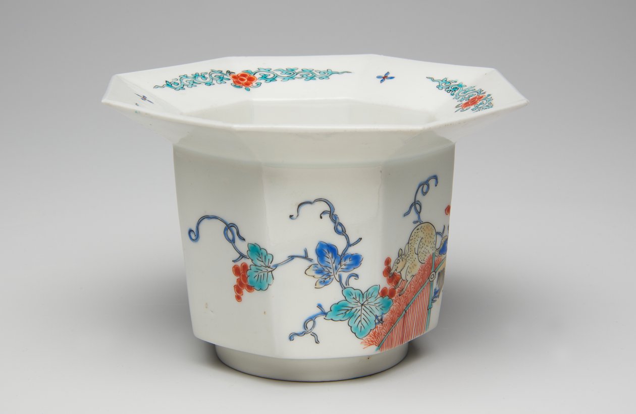 Kupa, 17. yüzyılın sonu ile 18. yüzyılın başları (Kakiemon, sır üstü emayeli porselen) by Japanese School