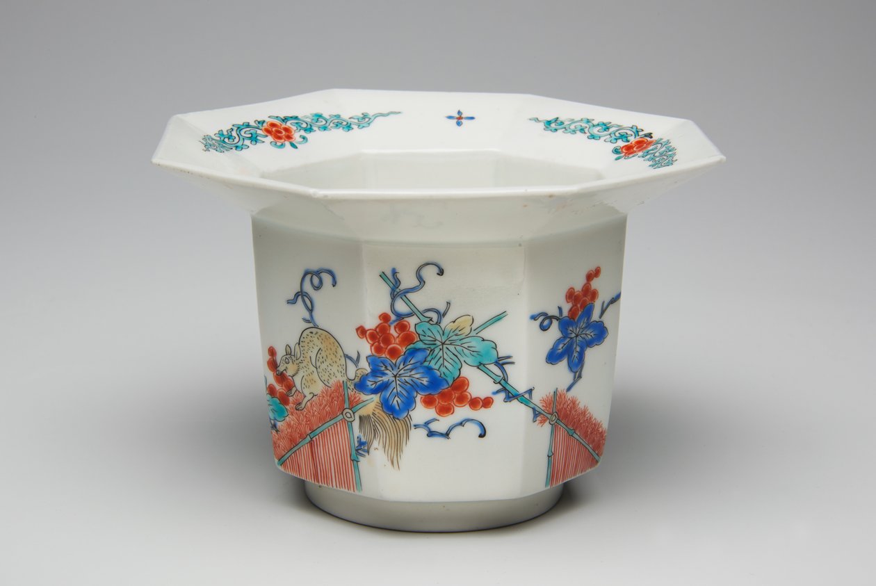 Kupa, 17. yüzyılın sonu ile 18. yüzyılın başları (Kakiemon, sır üstü emayeli porselen) by Japanese School