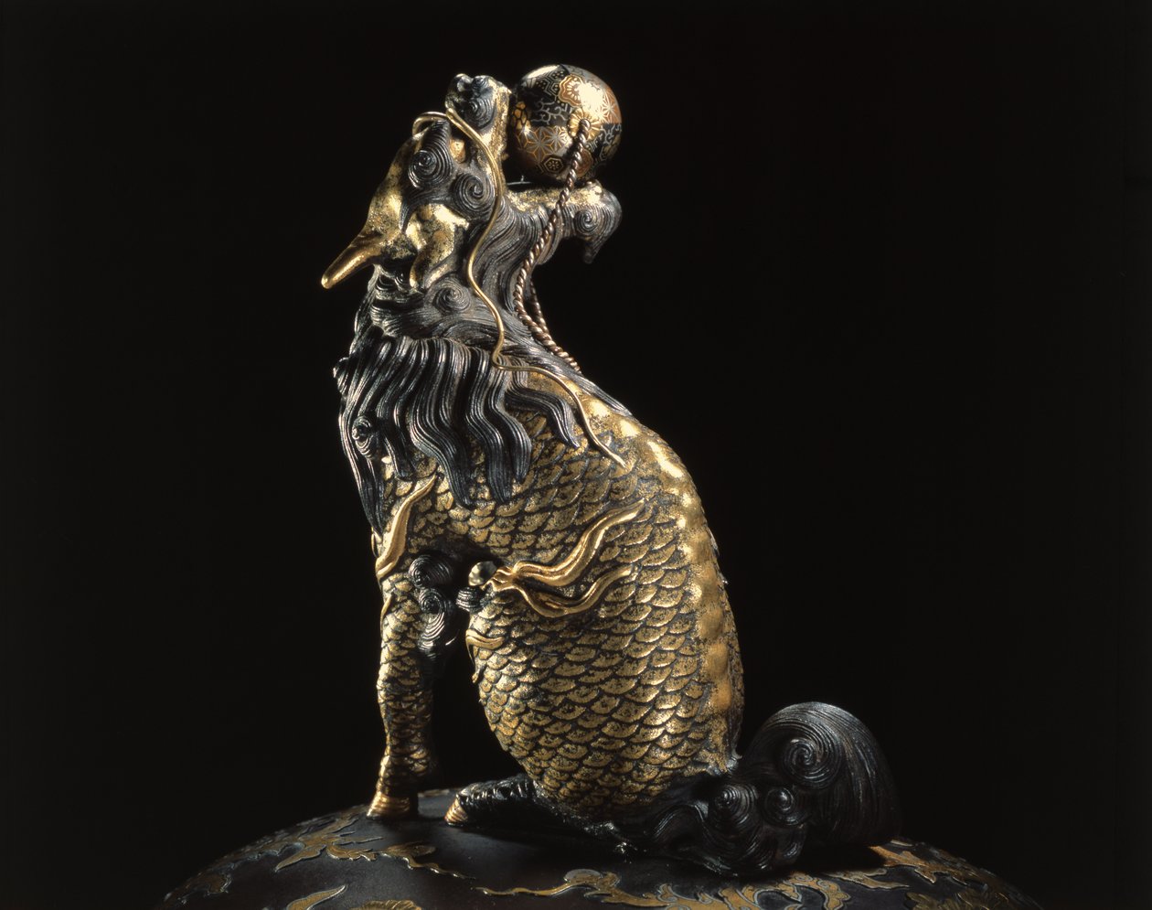Kylin şeklindeki bir tütsü brülörünün finialinin detayı, Meiji dönemi, 19. yüzyılın sonları (bronz) (260969 detayı) by Japanese School