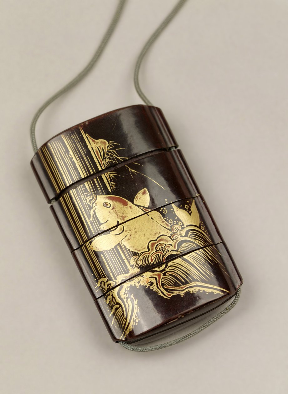 Inro, bir şelalede sazanla süslenmiş, Japonca (cila) by Japanese School