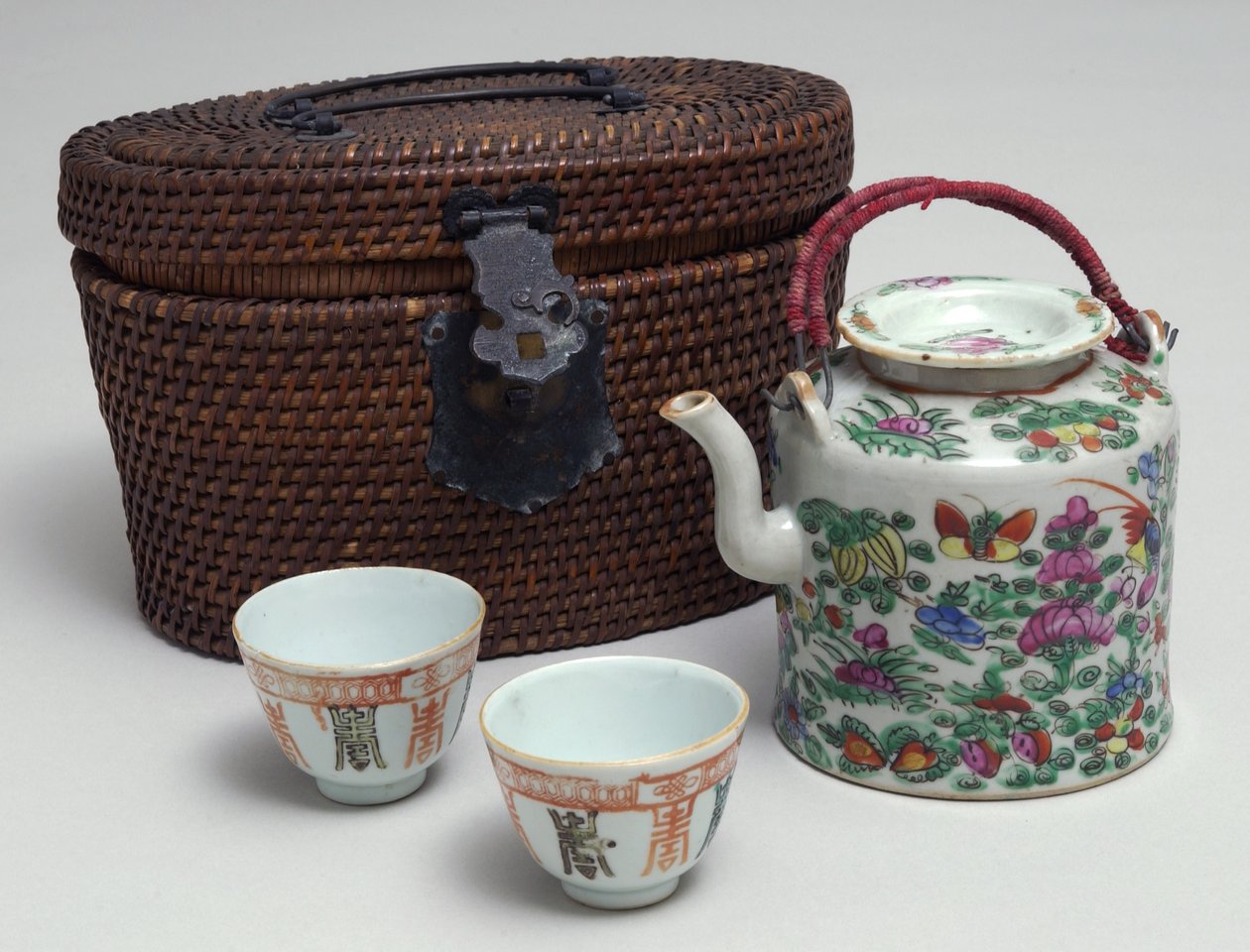 Hasır taşıma çantalı Japon çay seti, c.1850 (porselen) by Japanese School